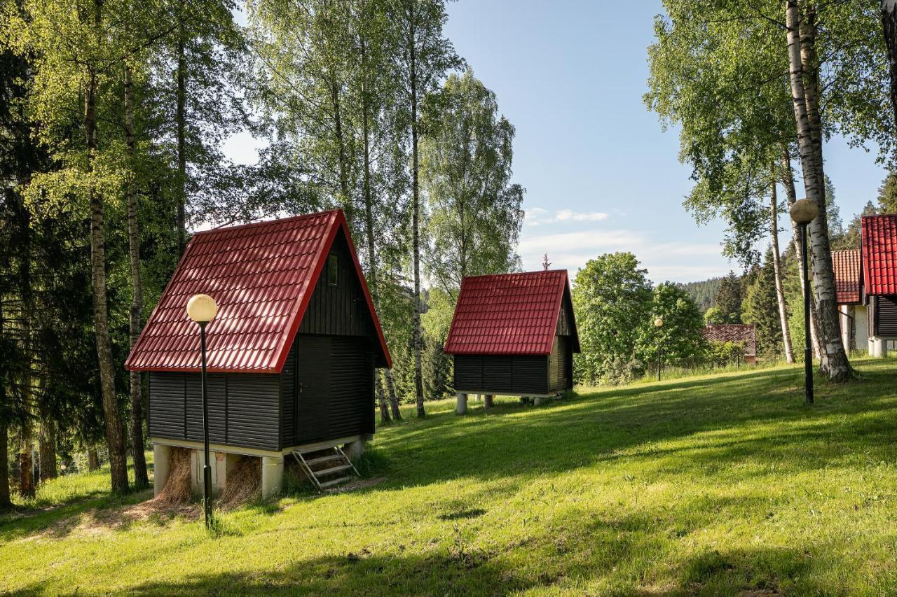 Chatky Skalni Mlyn Adršpach Esterno foto